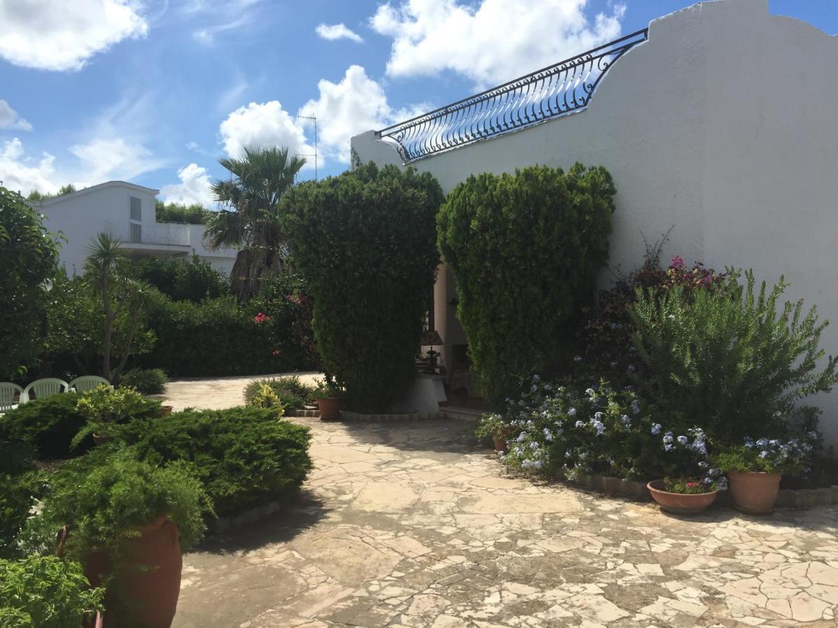 Villa Cecilia Полиняно а Маре Екстериор снимка