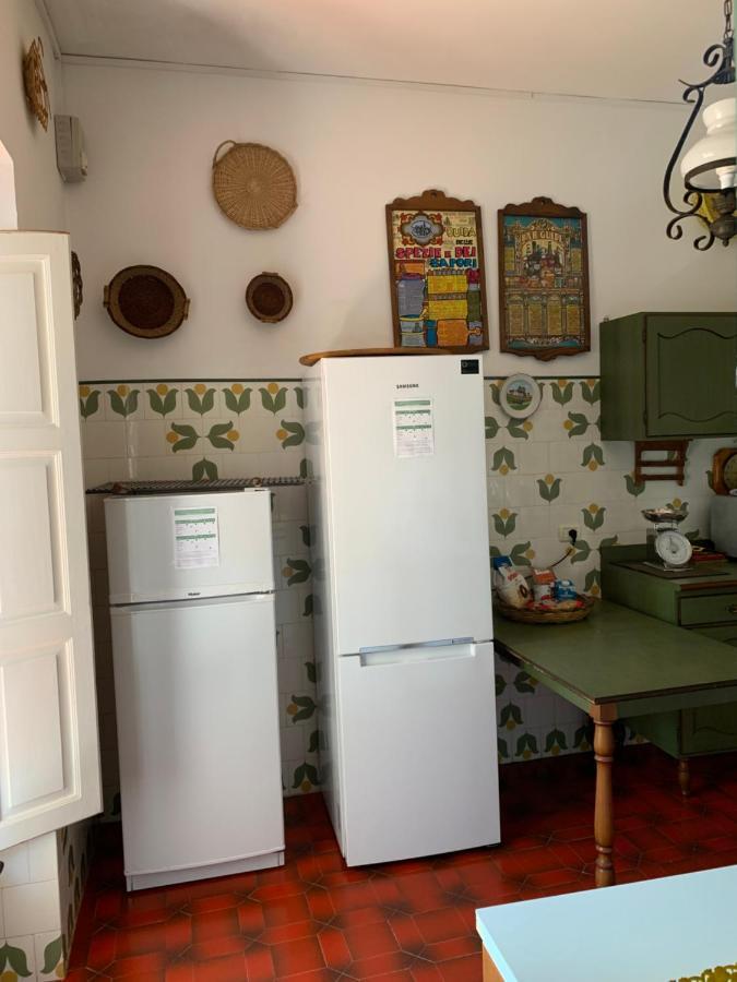 Villa Cecilia Полиняно а Маре Екстериор снимка