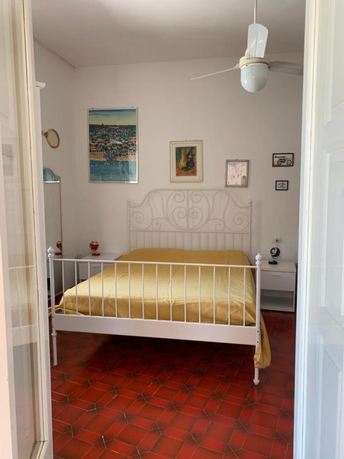 Villa Cecilia Полиняно а Маре Екстериор снимка