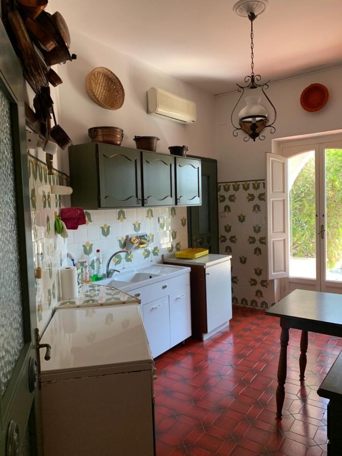 Villa Cecilia Полиняно а Маре Екстериор снимка